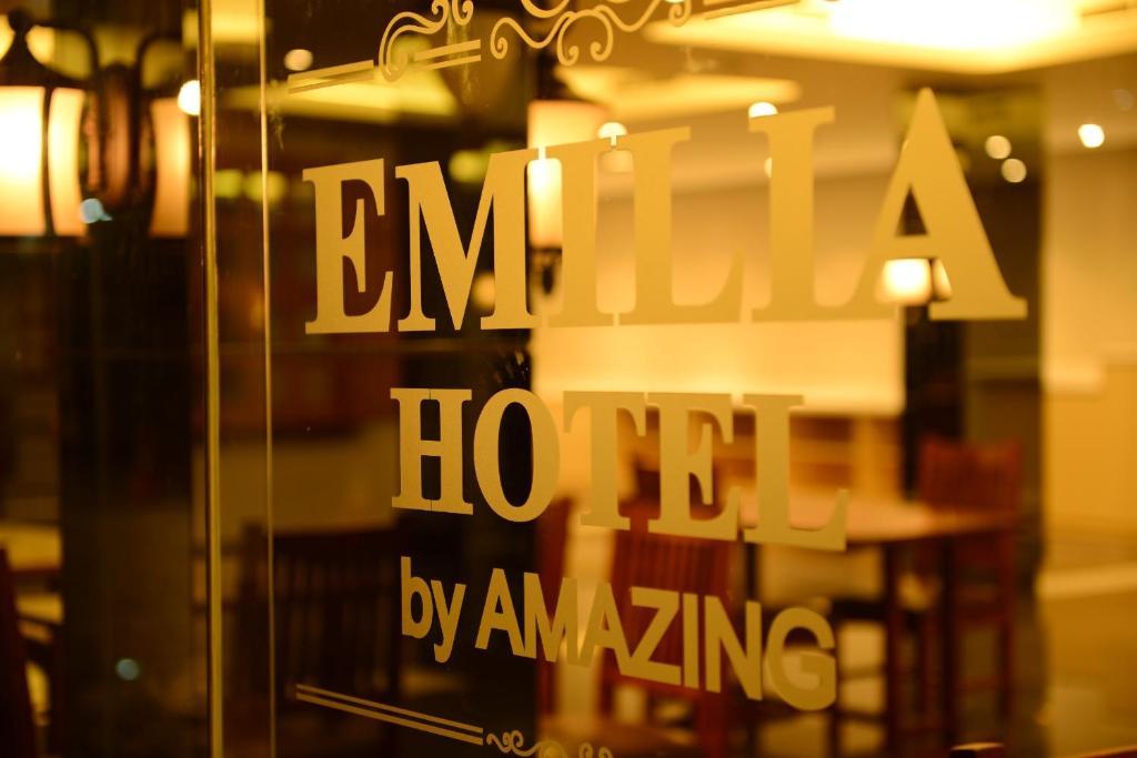 Emilia Hotel By Amazing - Палембанг Екстер'єр фото